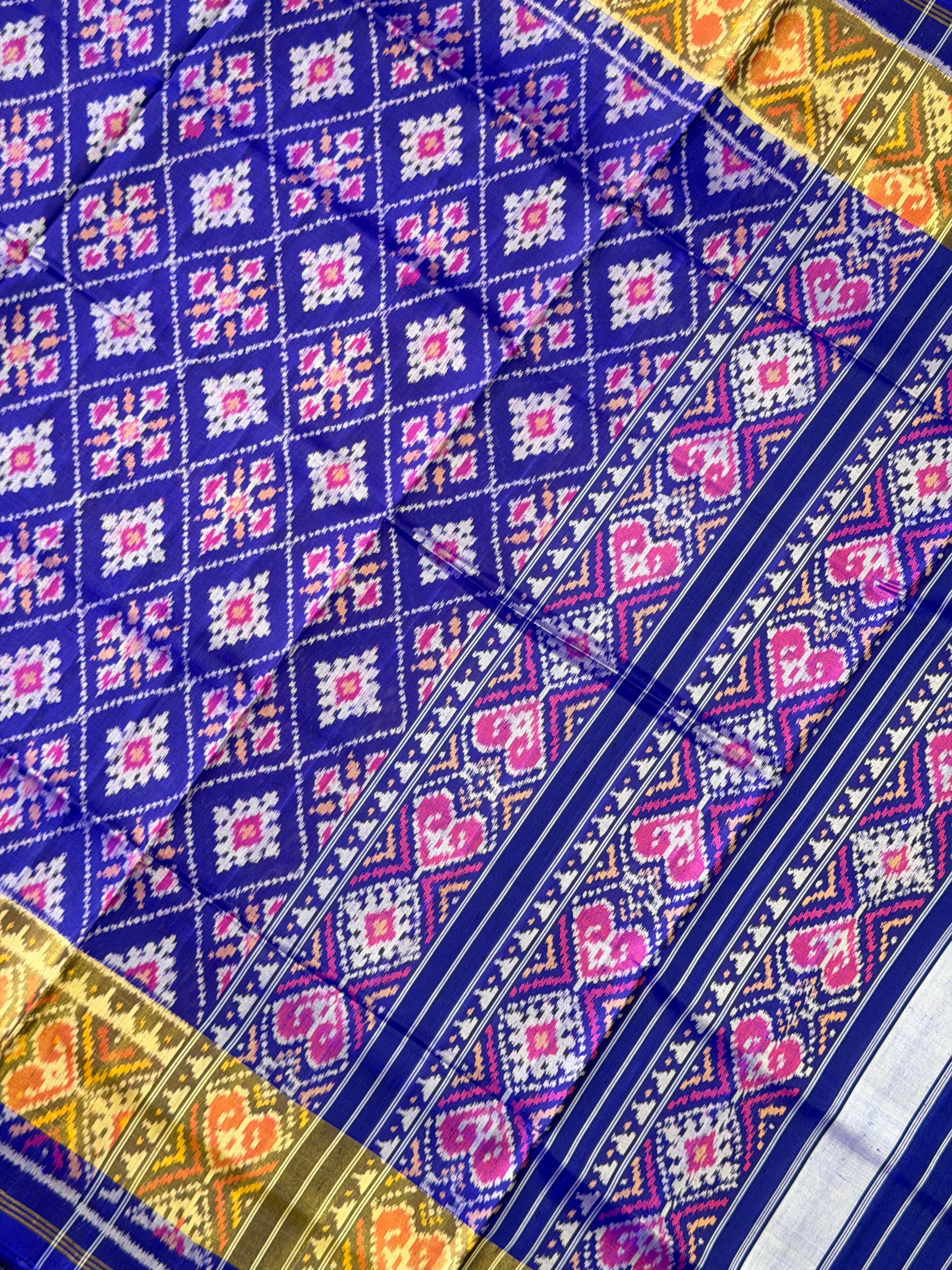 Pan-Chanda Traditional Design Handwoven Patola Silk Saree