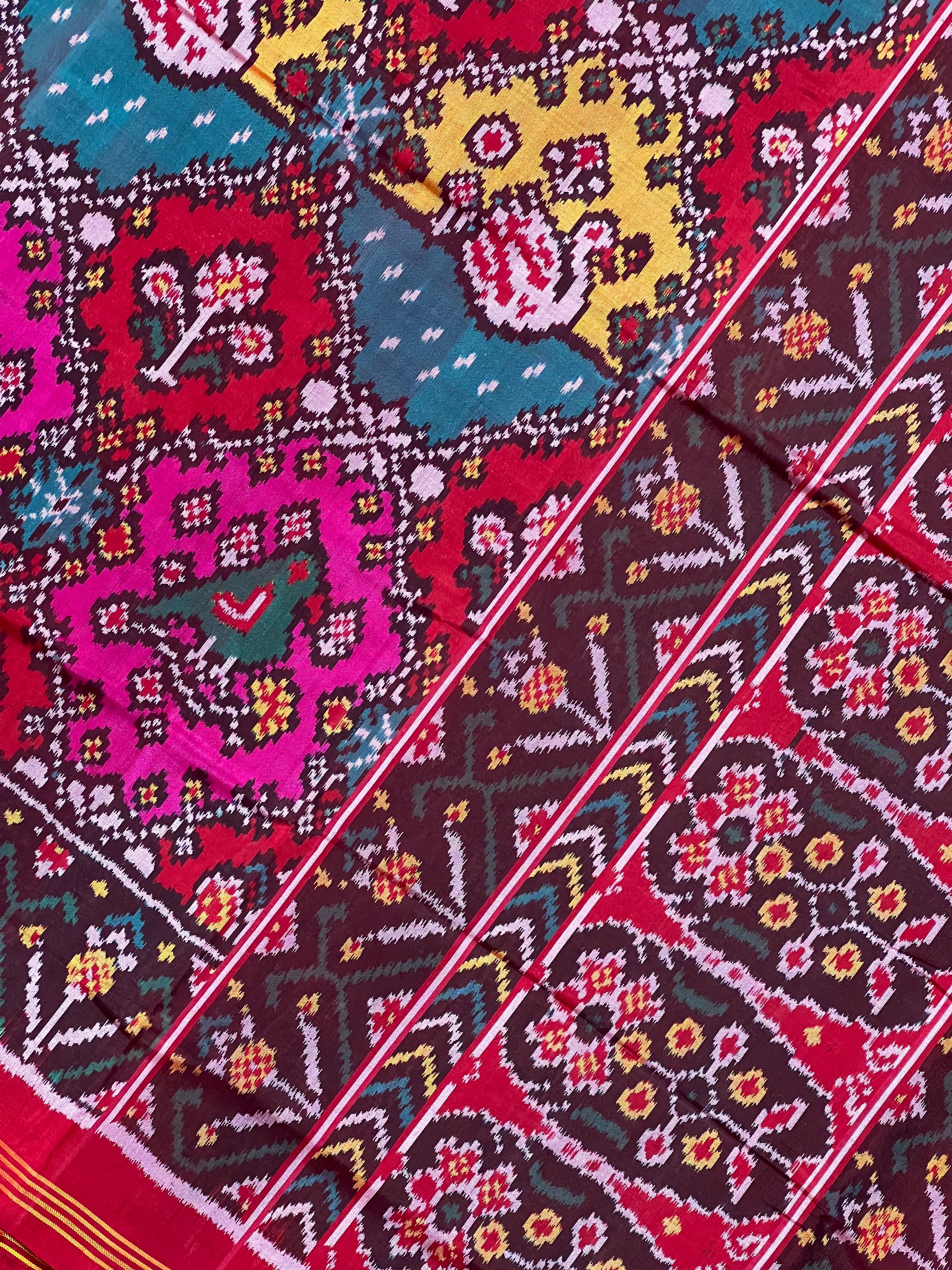 Exclusive Motif Traditional Design Handwoven Patola Silk Saree