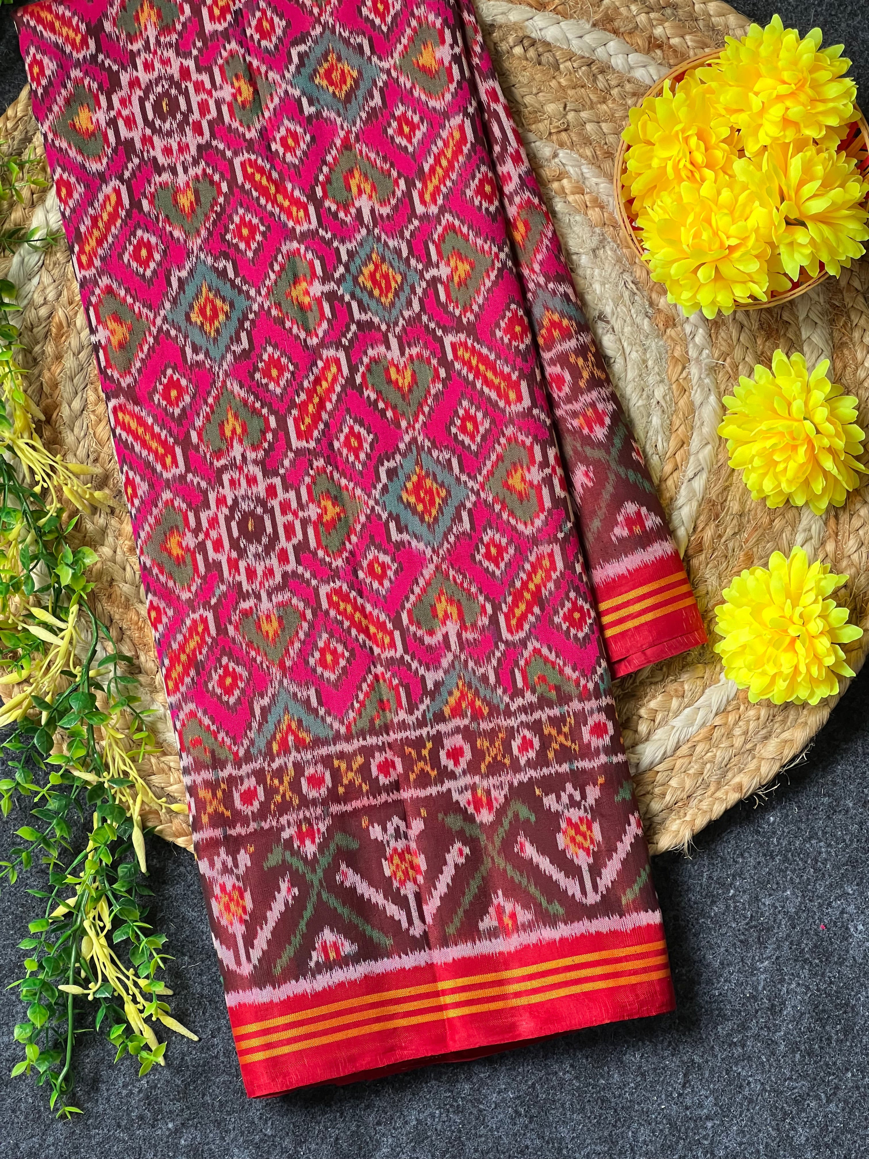 Pink Manekchowk Traditional Design Handwoven Patola Silk Saree Main image