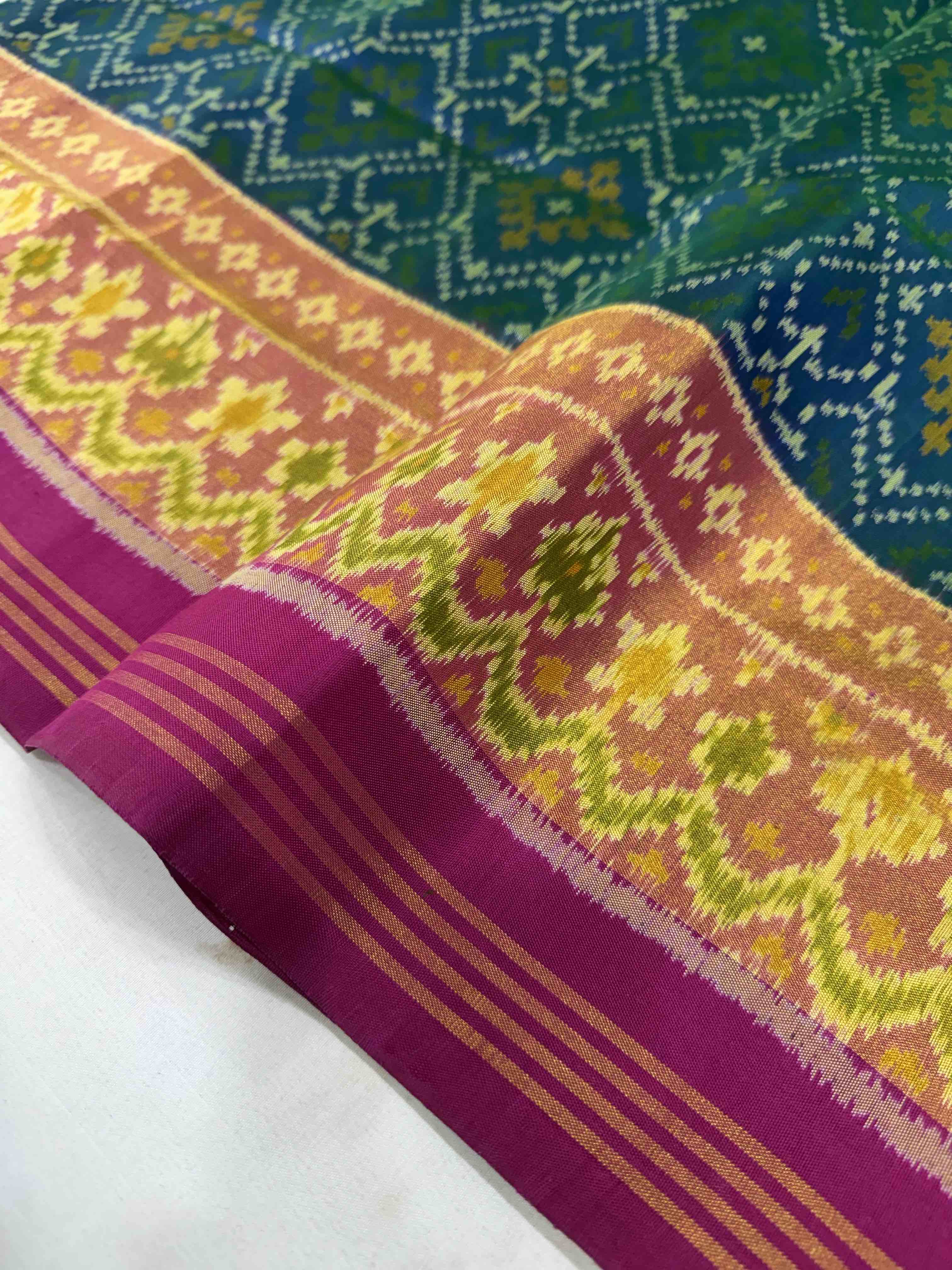 Pan-chanda Traditional Design Handwoven Patola Silk Saree
