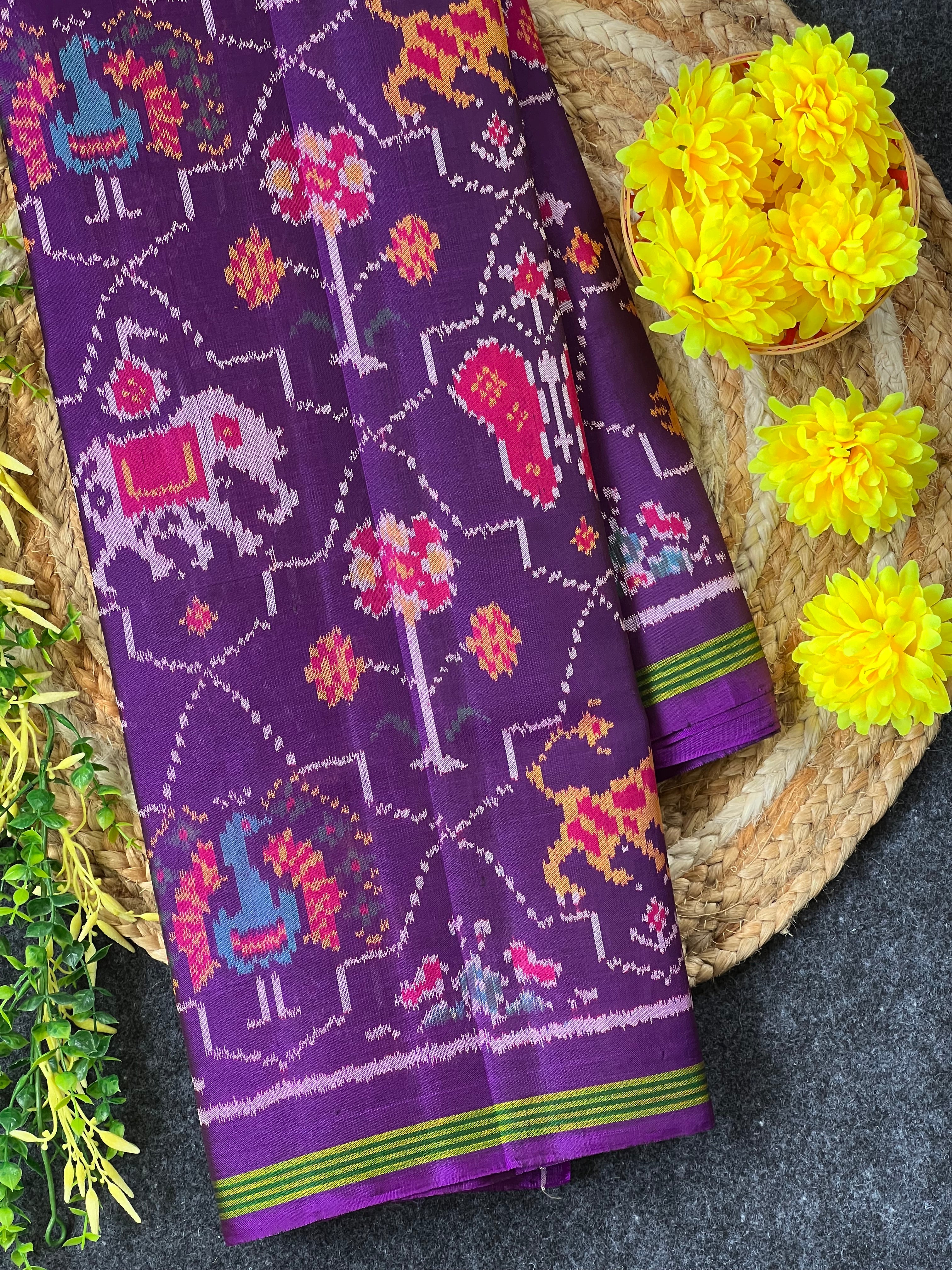 Six Motifs Design Handwoven Patola Silk Saree Main image