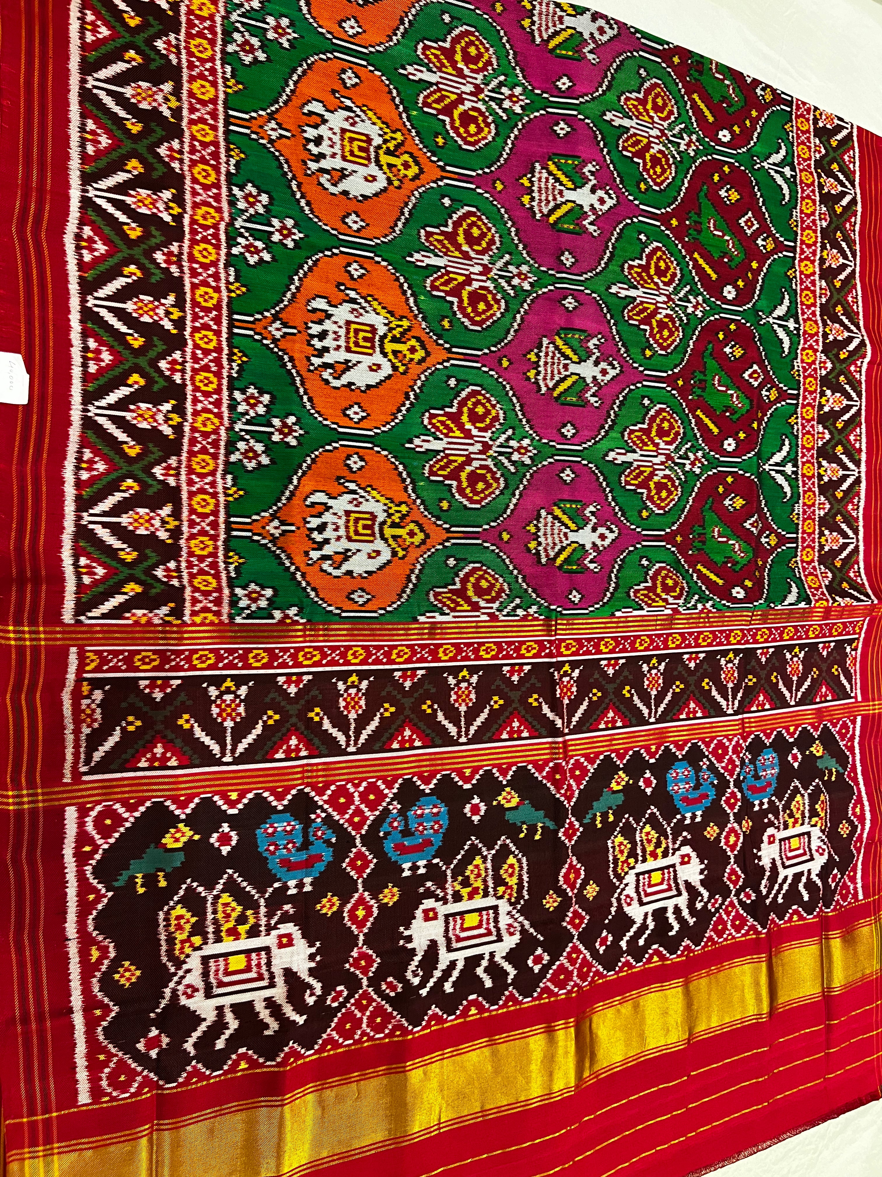 Twill Weaving Handwoven Patola Silk Saree Secondary image