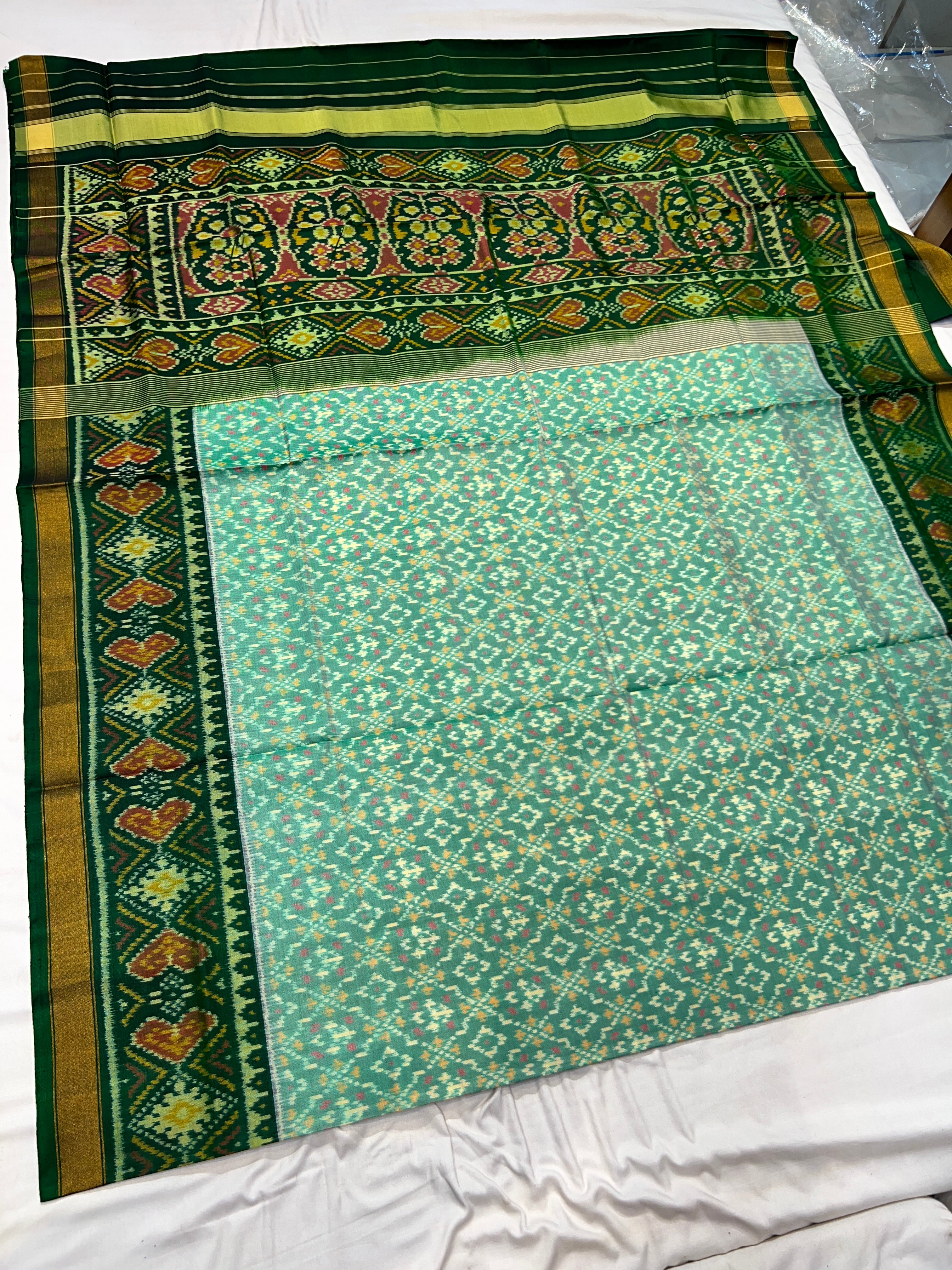 Handwoven Patola Silk Saree Button Ful Design Secondary image