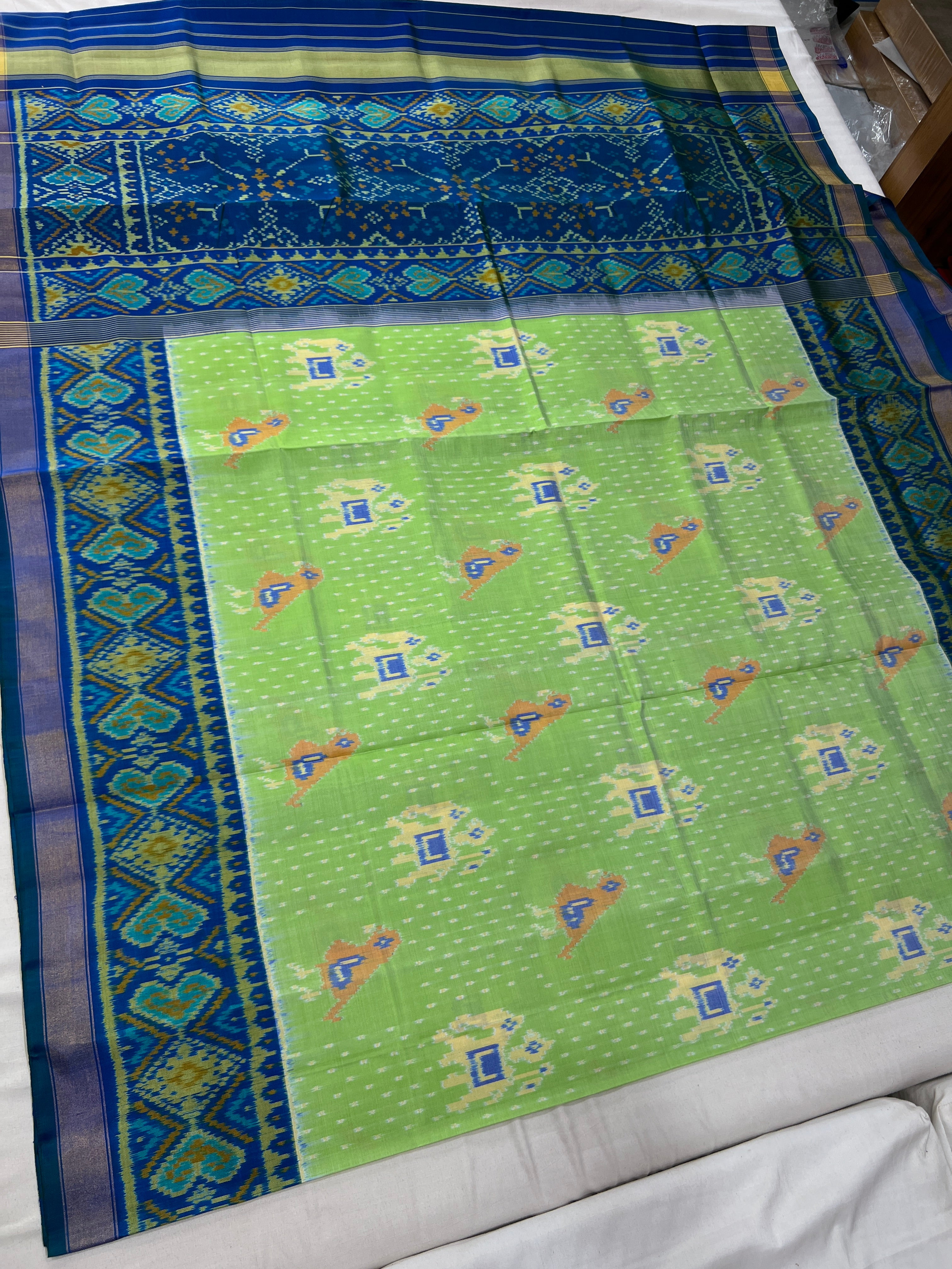 Traditional Design Handwoven Patola Silk Saree