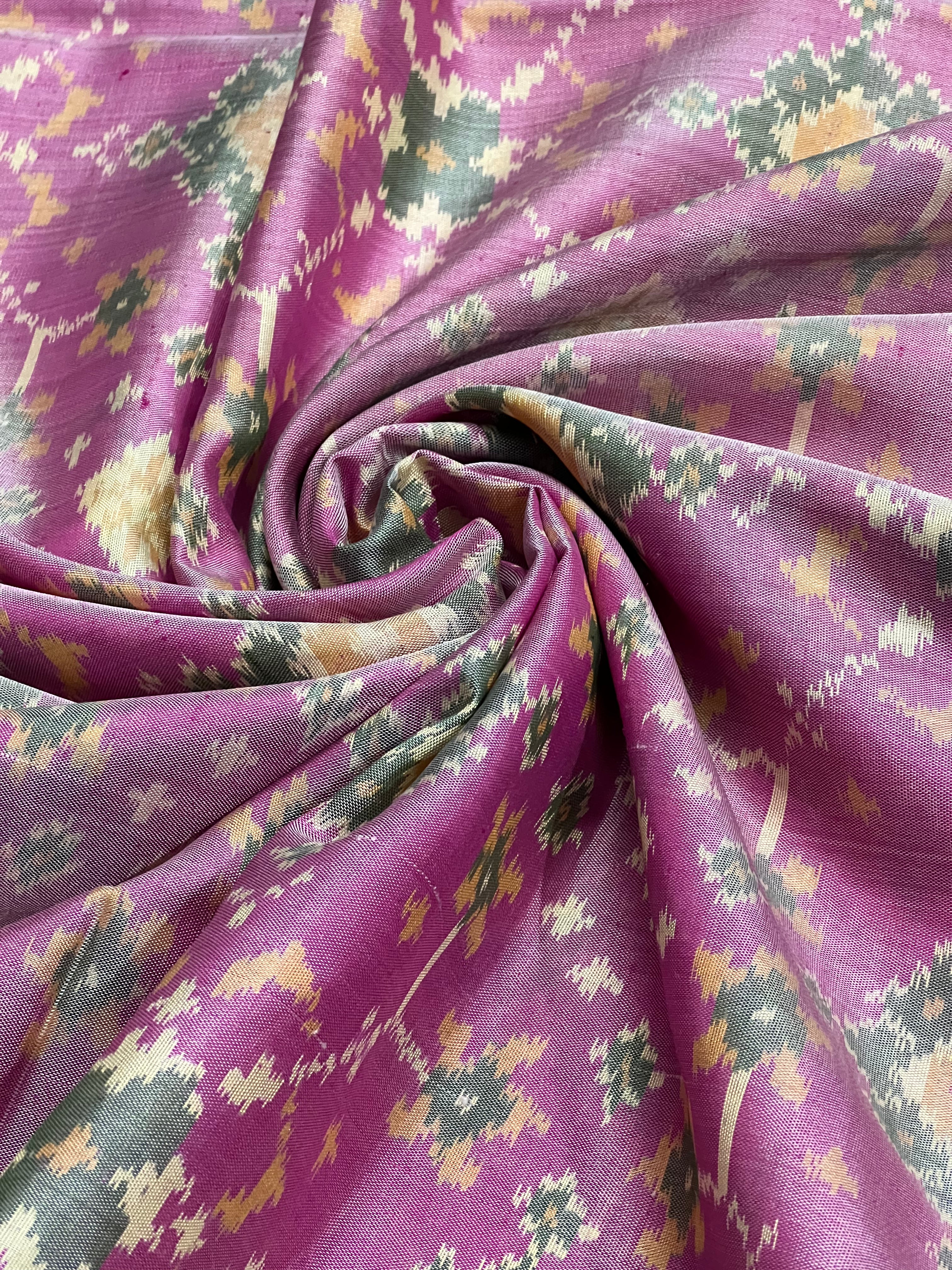 Baby pink navratna Handwoven Patola Silk Saree Secondary image