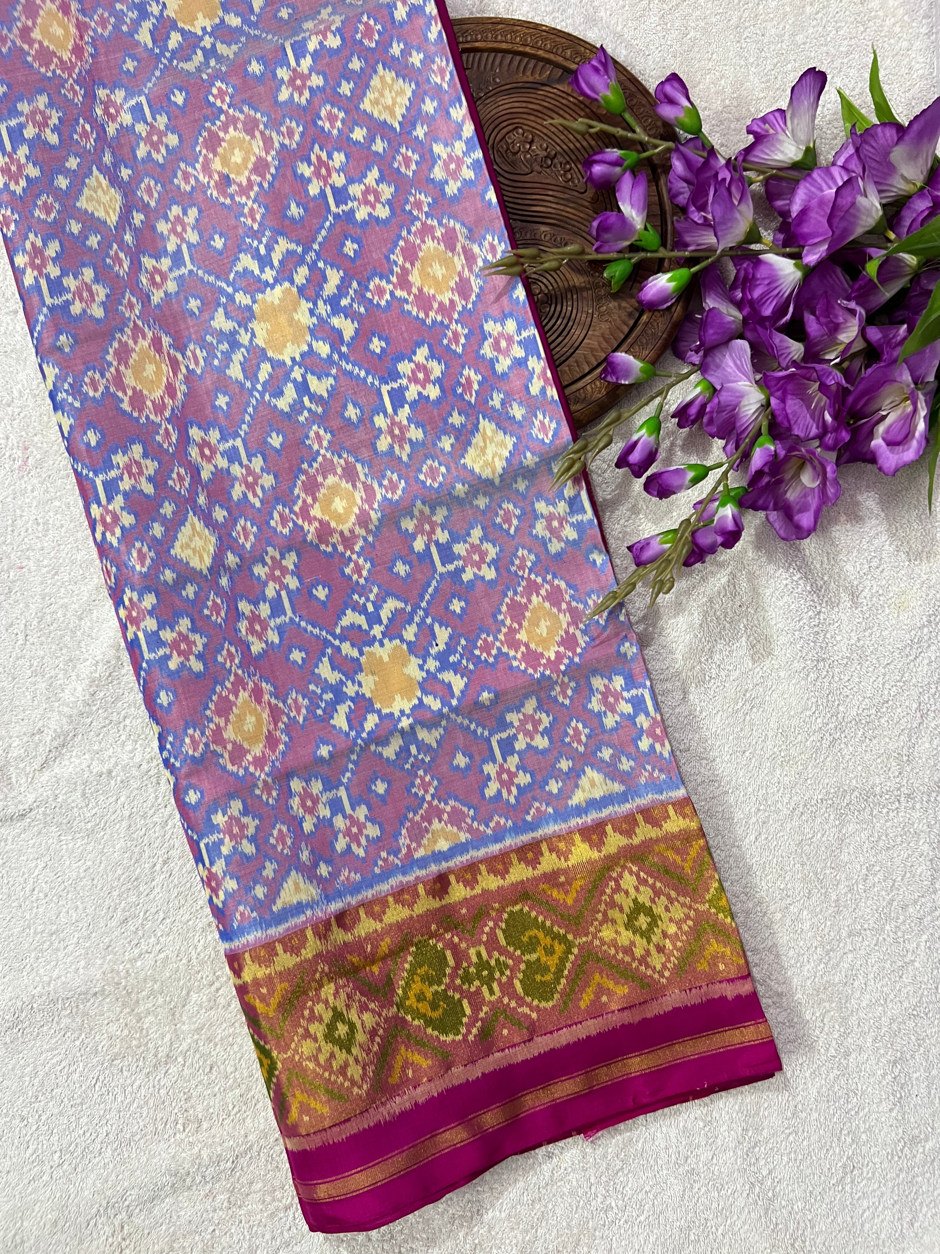 Exclusive Handwoven Patola Silk Saree Main image