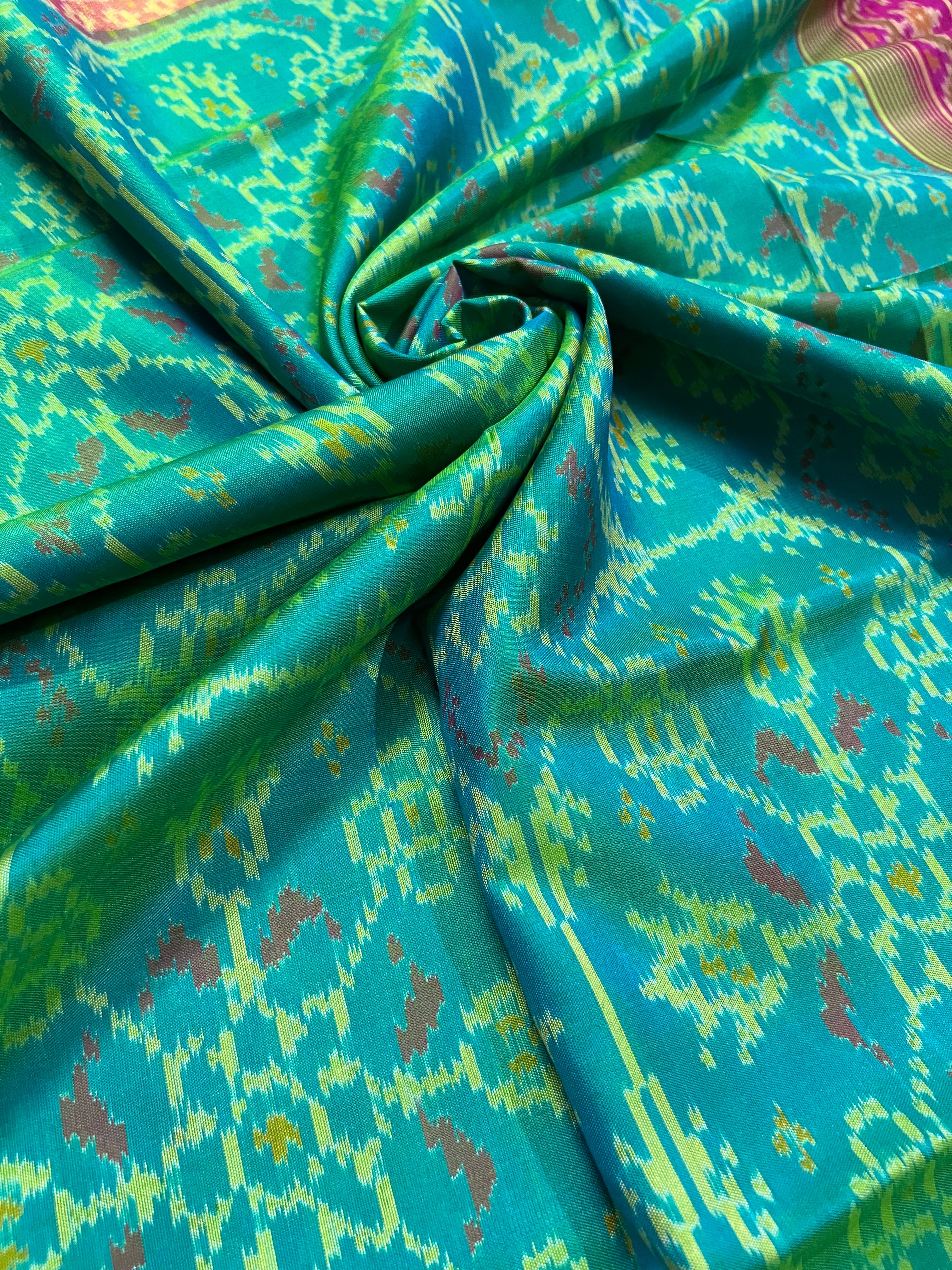 Handwoven Patola Silk Saree Chabadi Design Secondary image