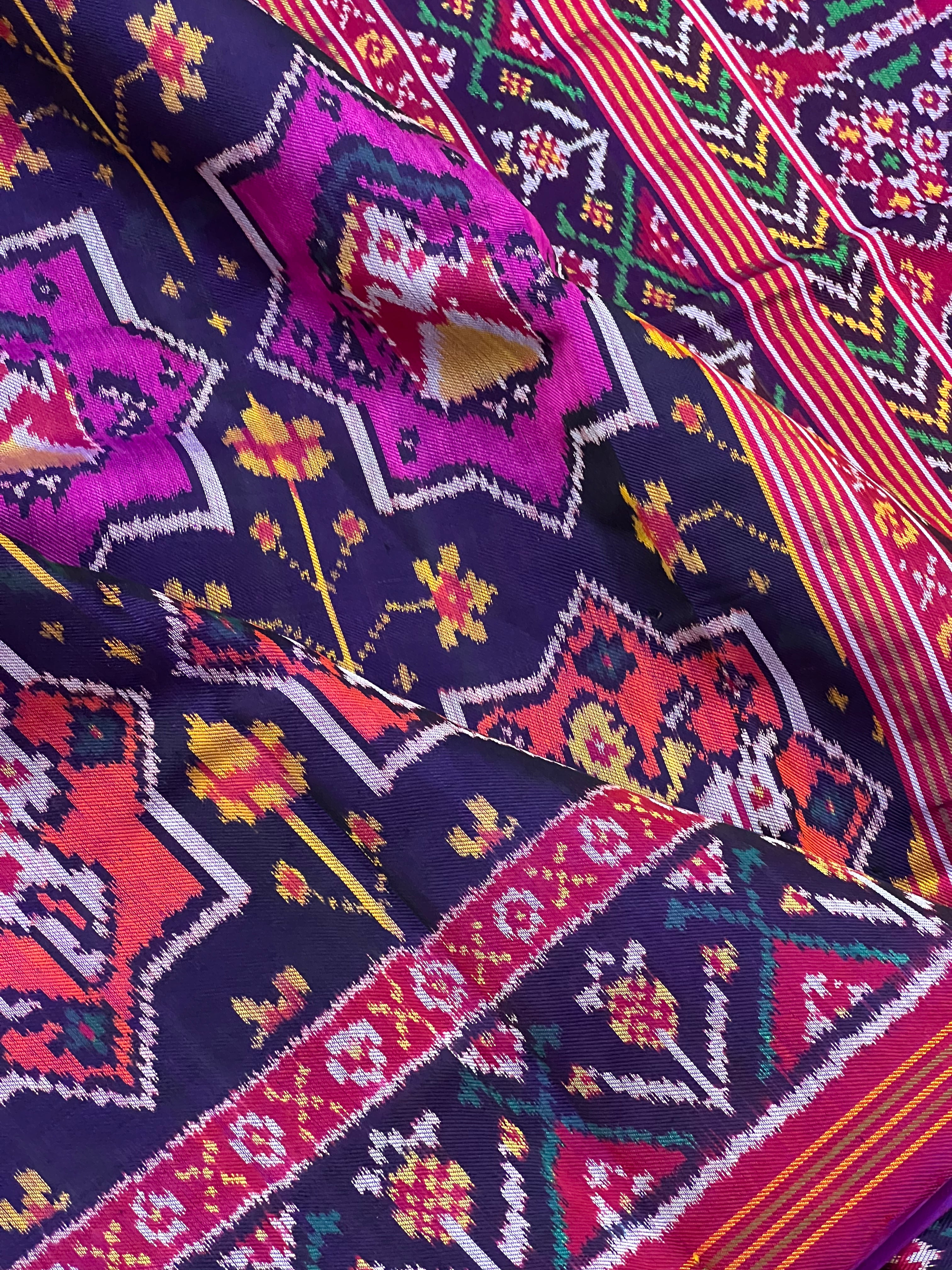 Twill Weaving Handwoven Patola Silk Saree Star Design Secondary image