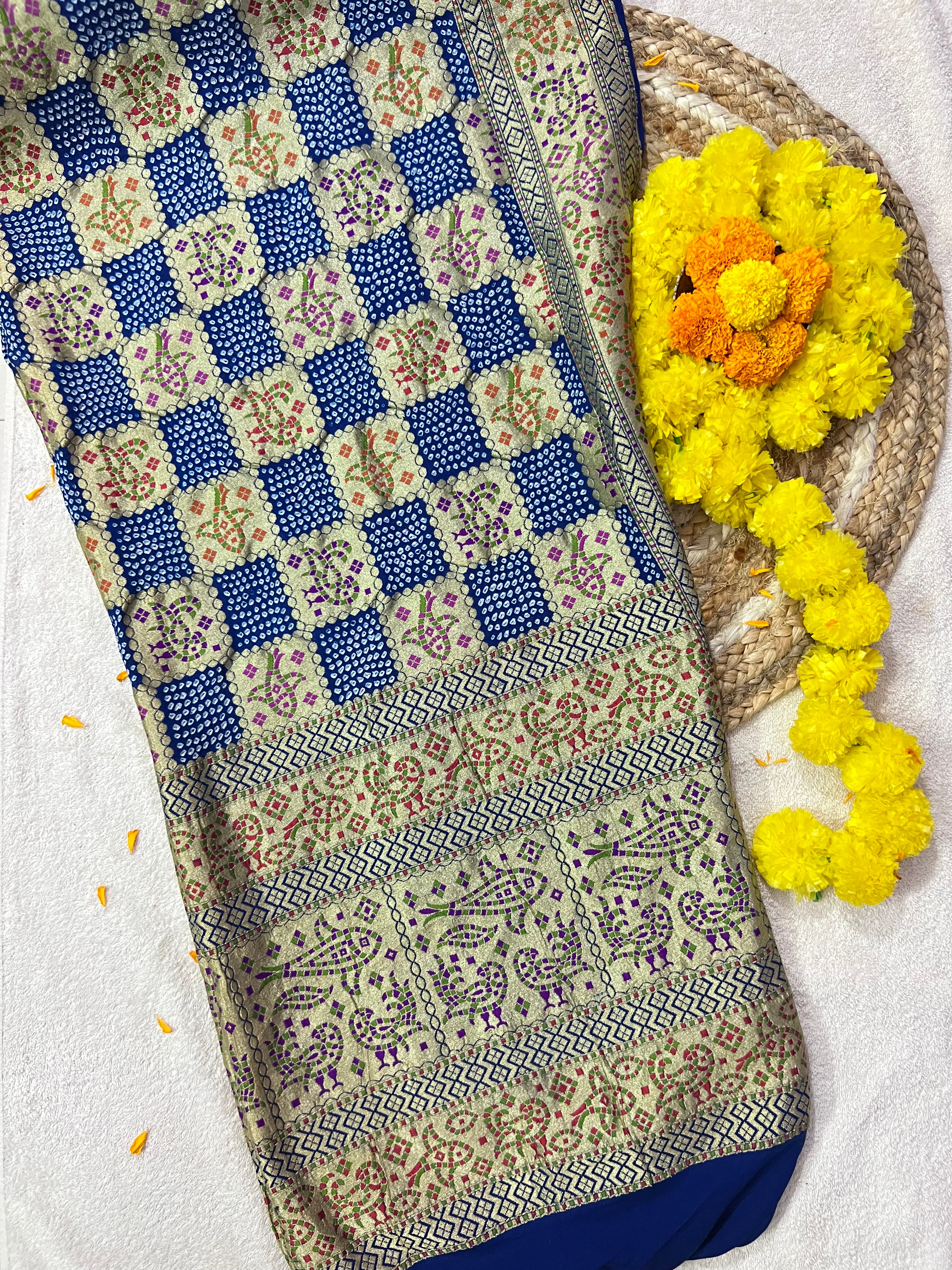 Georgette Handloom Bandhej Saree Main image