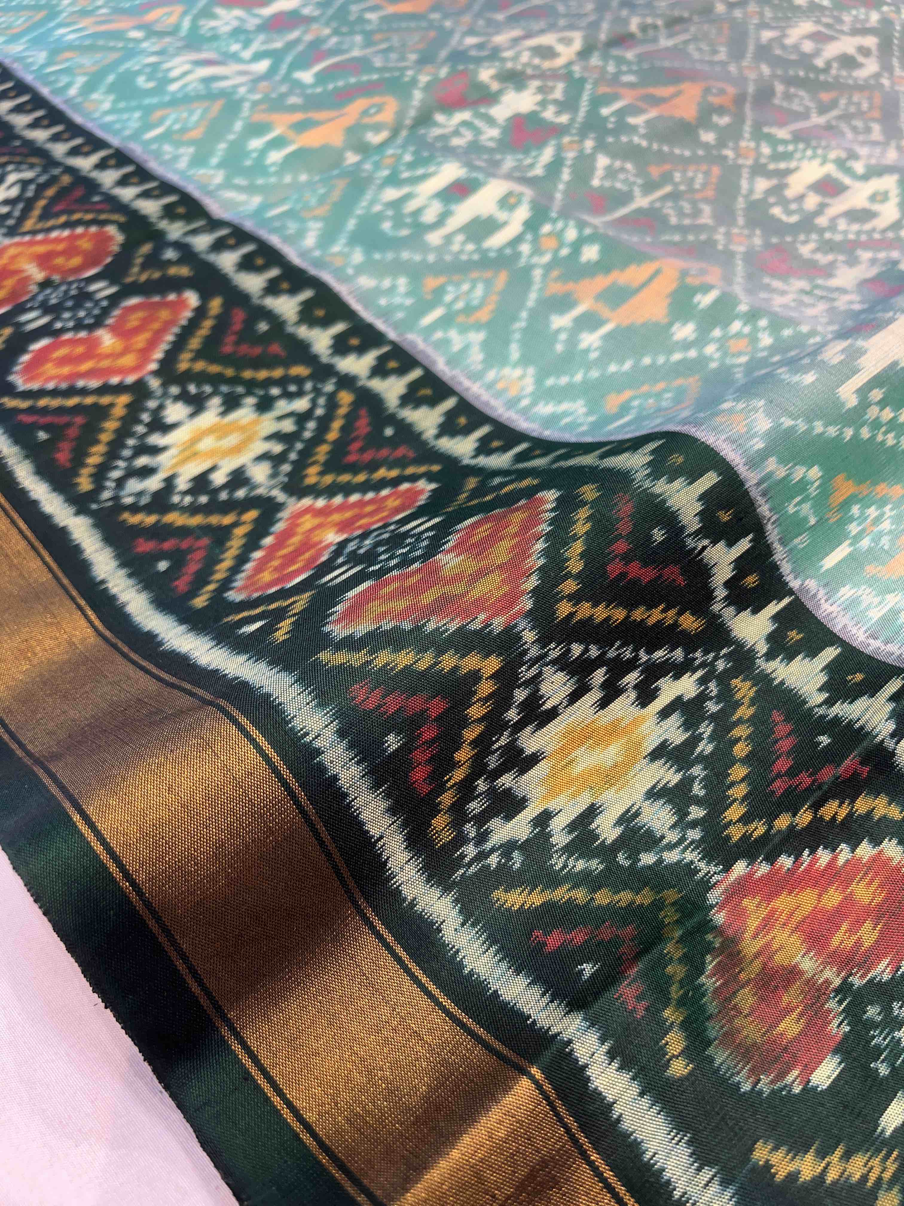 Handwoven Patola Silk Saree Narikunjan Light Green Secondary image