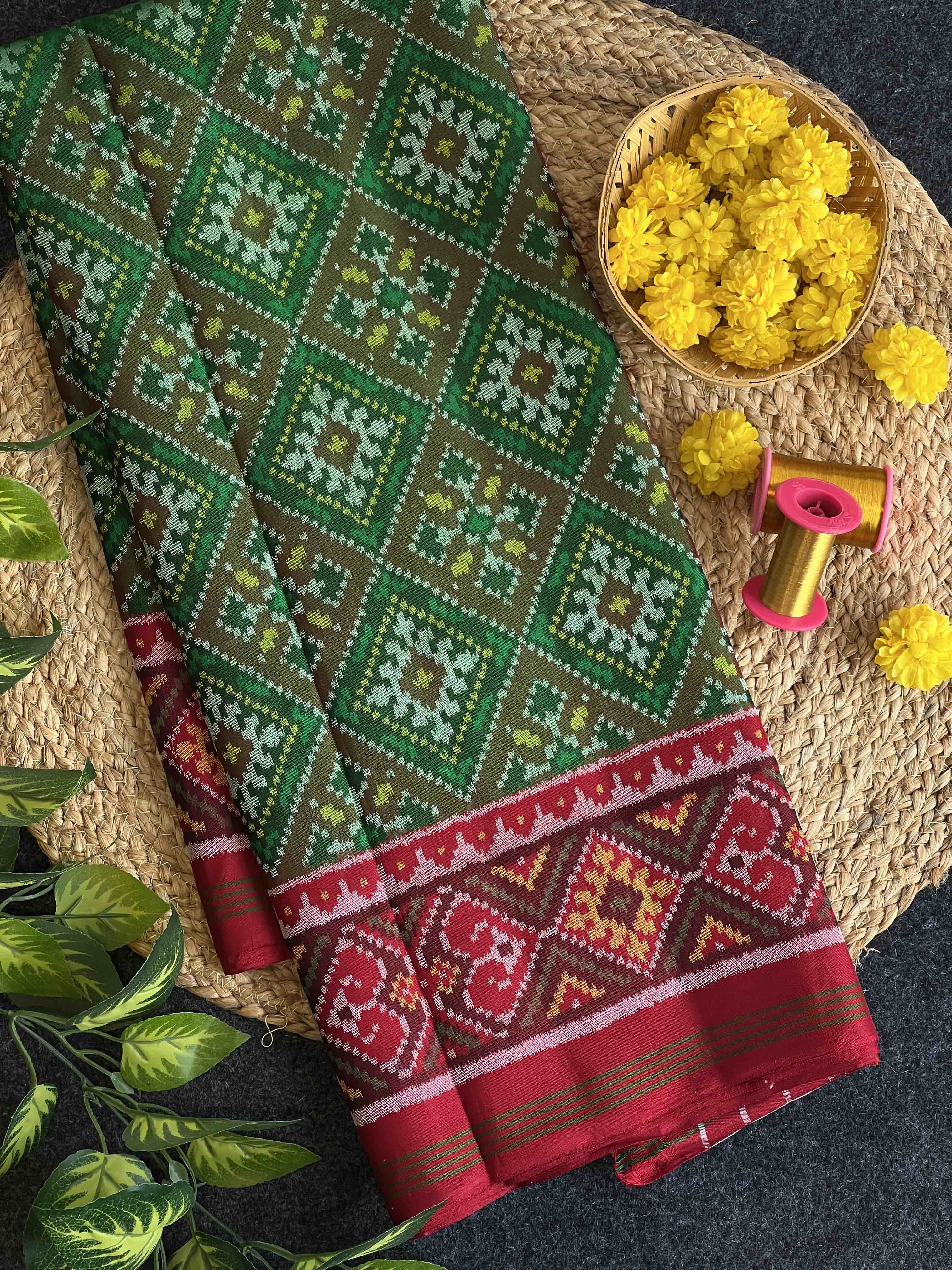 Handwoven Patola Silk Saree Pan Chanda Bhat Main image