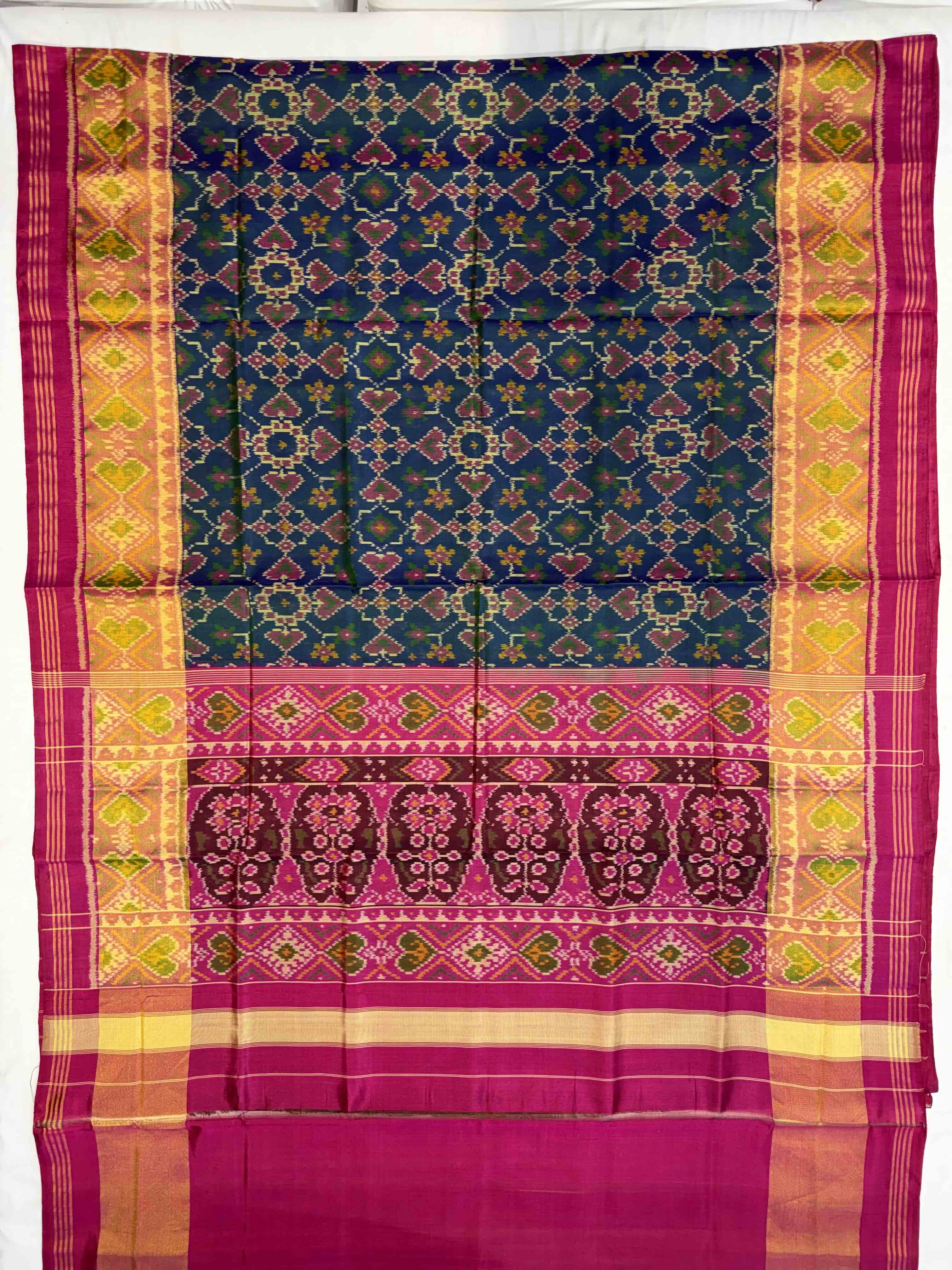 Navratna Manekcowk Tradition Design Handwoven Patola Silk Saree Secondary image